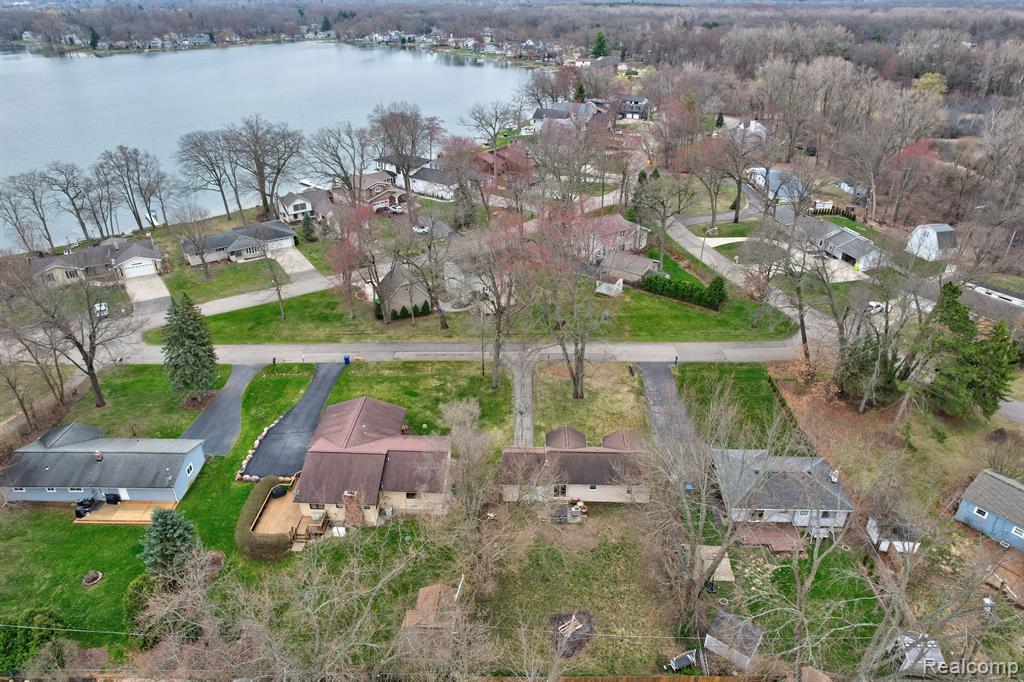 9110 GEORGETTE Street, White Lake, MI — Photo 31