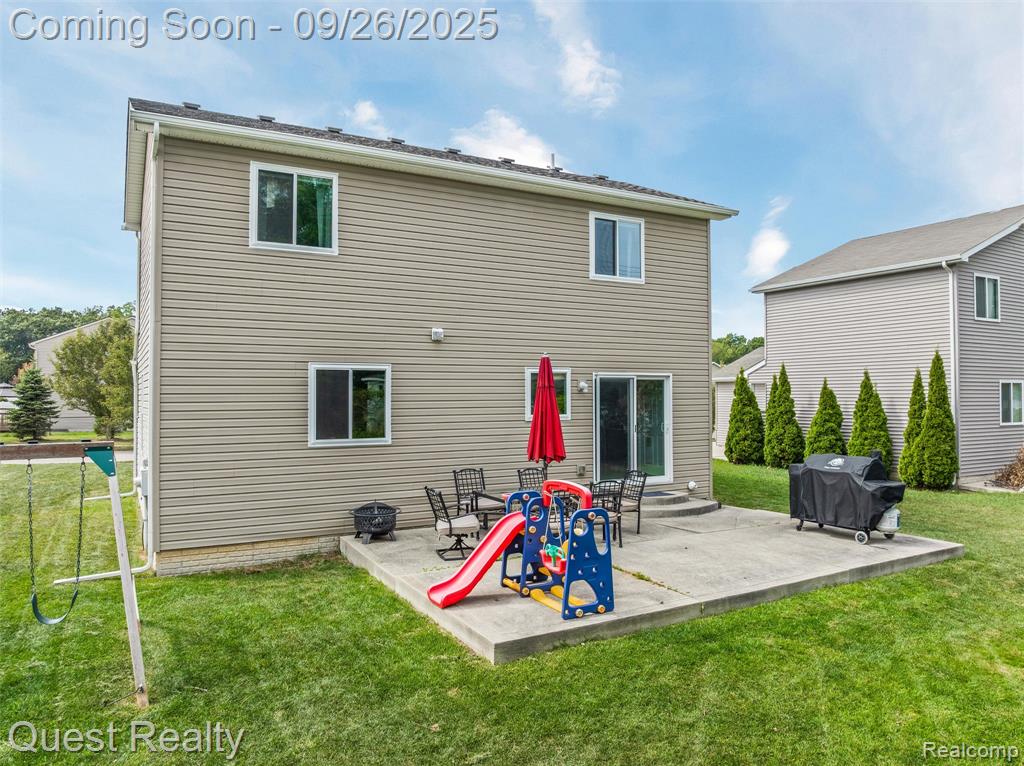 70 Fountain Park Drive, Waterford, MI 48327 — Photo 31