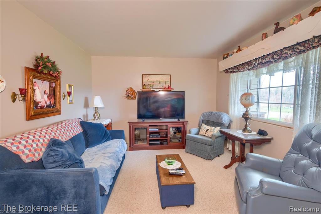 9370 Vienna Road, Otisville, MI 48463 — Photo 6