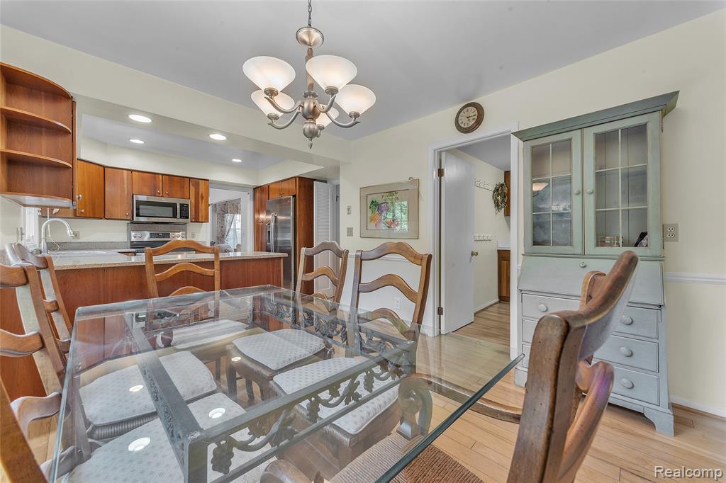 687 Foxhall Road, Bloomfield Hills, MI 48304 — Photo 14