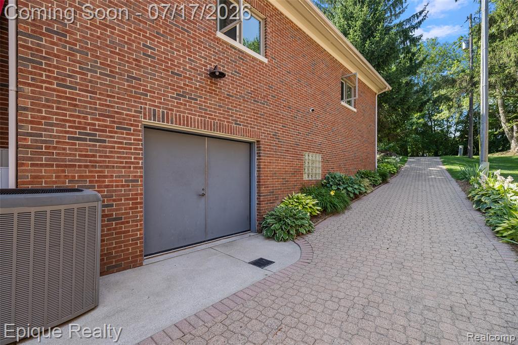 565 Shady Oaks Street, Lake Orion, MI 48362 — Photo 15