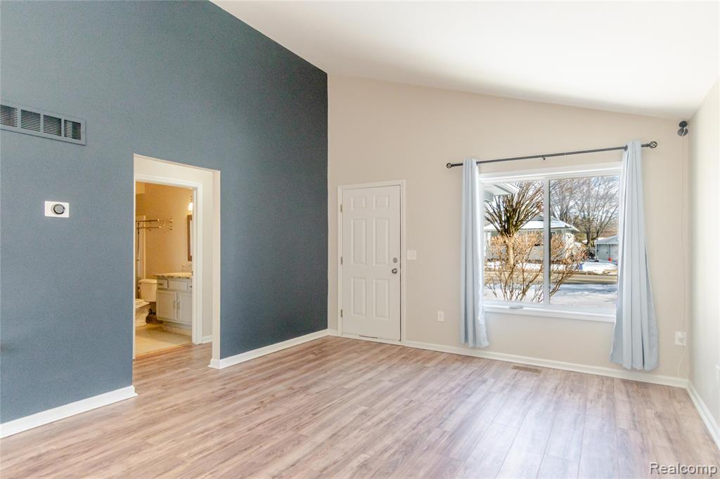256 Crocker Boulevard, Mount Clemens, MI 48043 — Photo 3
