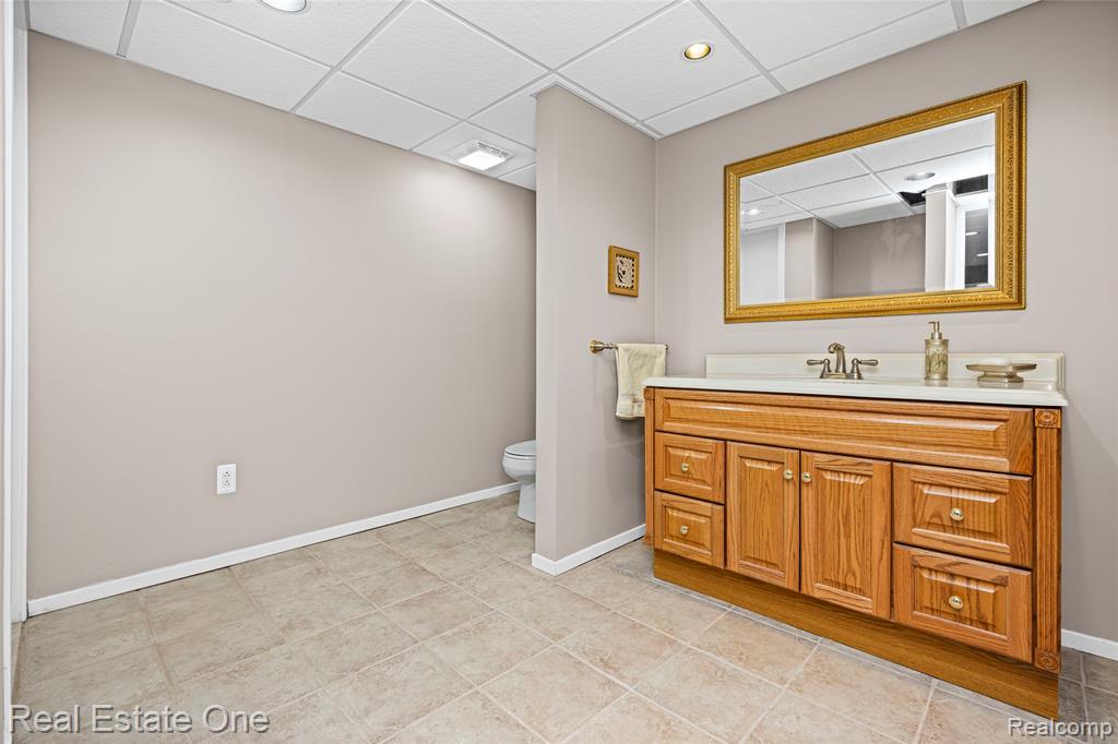 5087 Village Place Court, West Bloomfield, MI — Photo 42