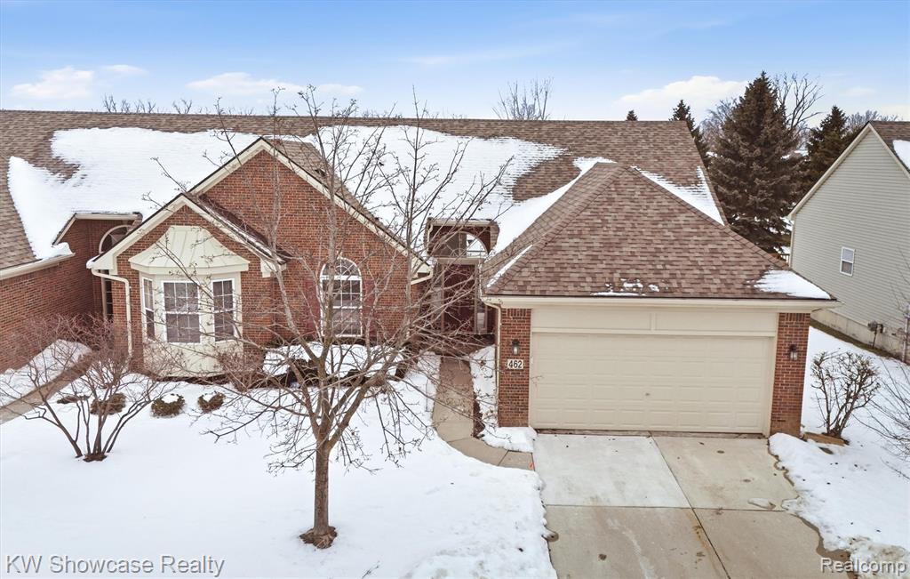 462 Woodhaven Drive, Commerce Twp, MI 48390 — front exterior