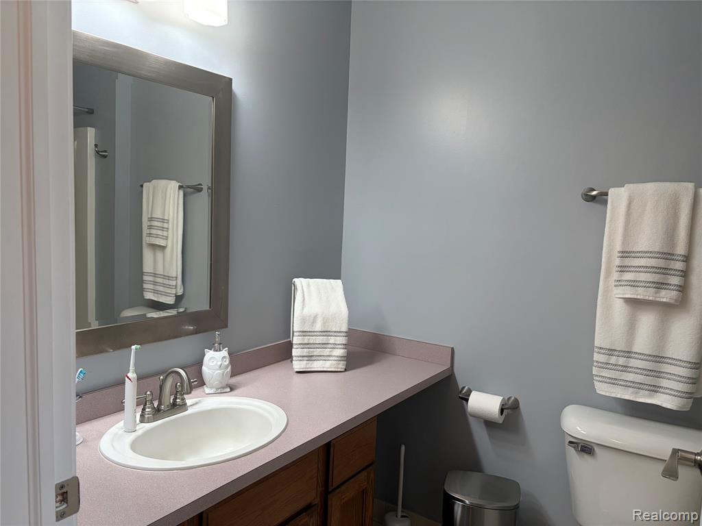 490 Cove View Drive, Waterford, MI 48327 — Photo 30