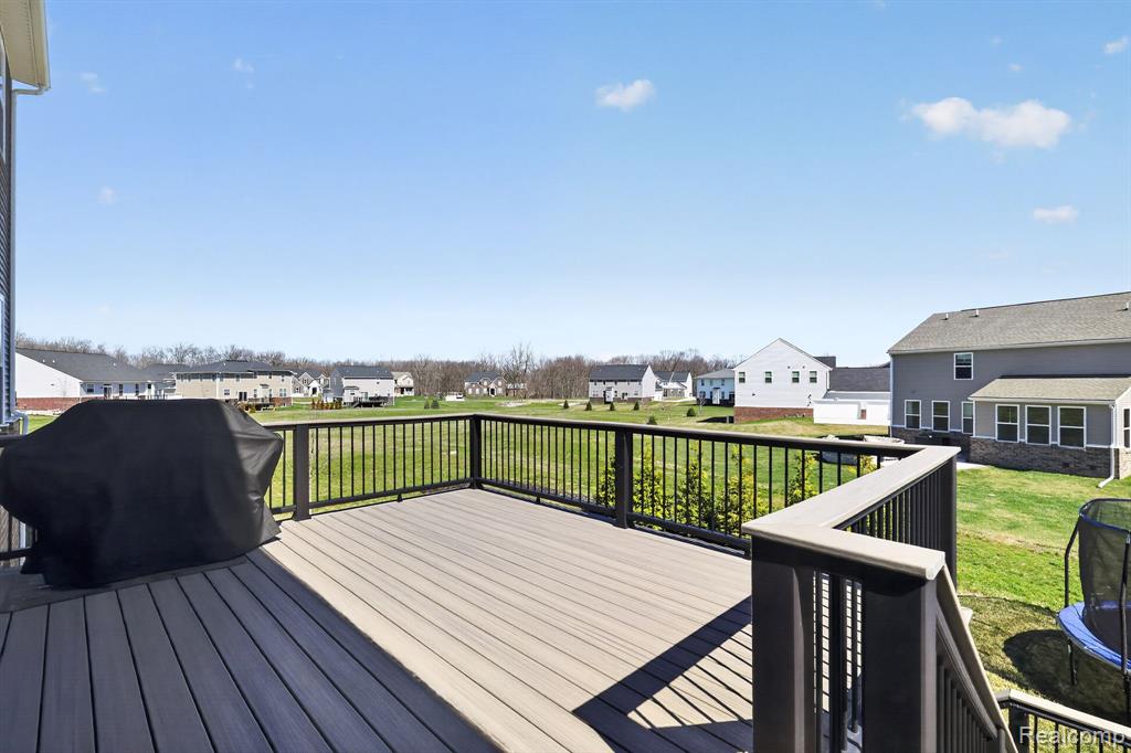 26512 International Drive, South Lyon, MI 48178 — Photo 4