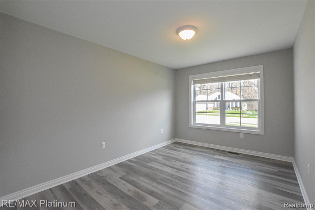 1174 Prudence Drive, Waterford, MI 48327 — Photo 27