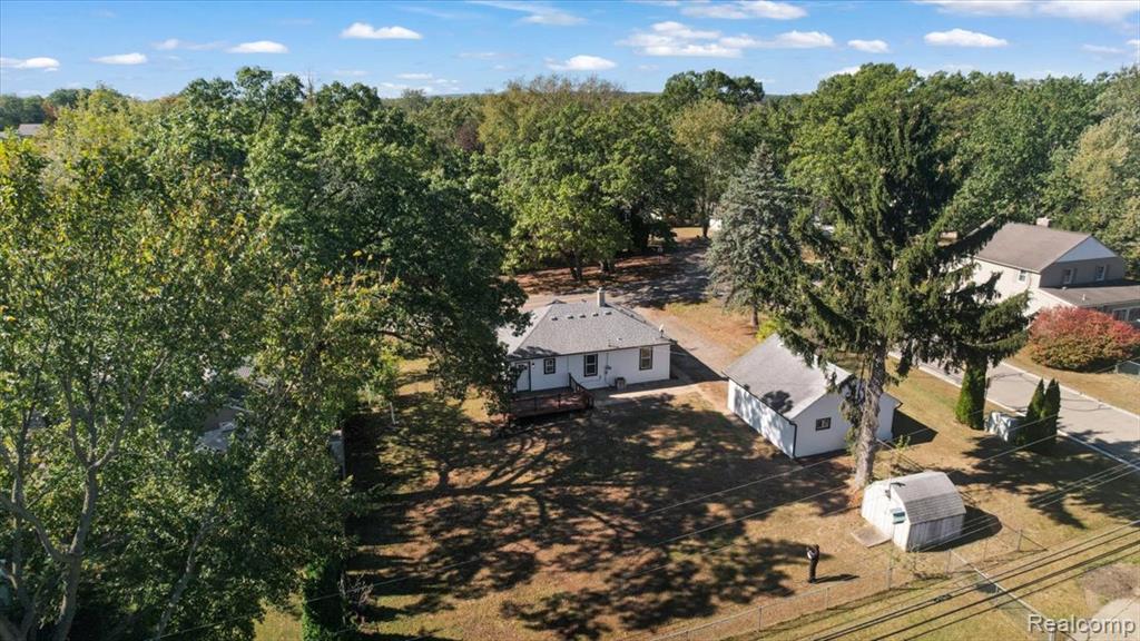 1588 Ladd Road, Wolverine Lake, MI 48390 — Photo 33