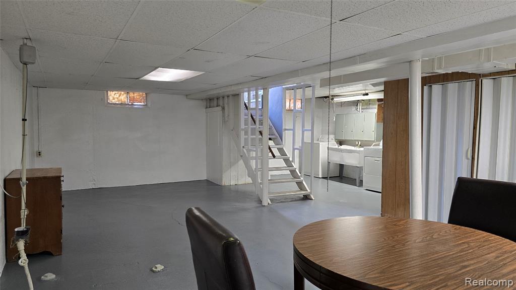 828 E Hayes Avenue, Hazel Park, MI 48030 — Photo 12