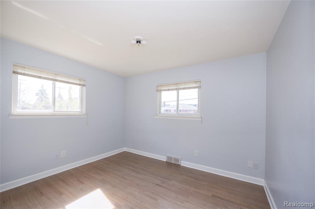 5646 Cambourne Street, Dearborn Heights, MI 48127 — Photo 26