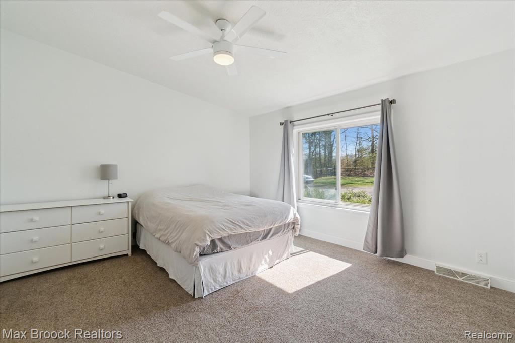 7665 PONTIAC LAKE Road, White Lake, MI — Photo 28