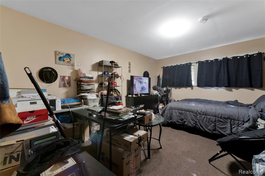 20913 Ridgemont Road, Harper Woods, MI 48225 — Photo 13