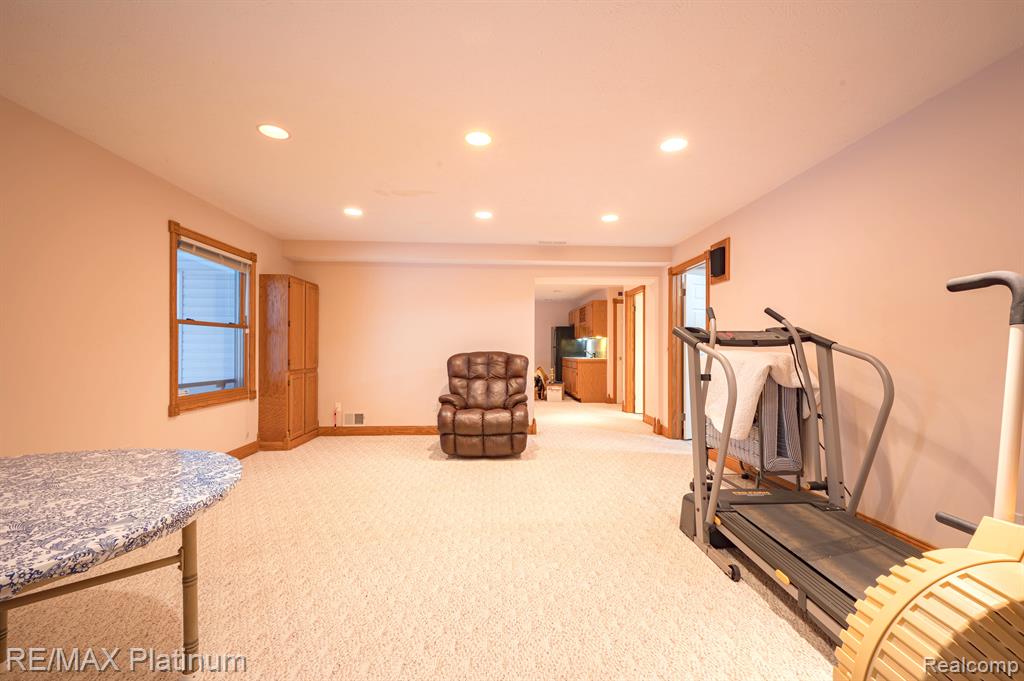 7567 Radcliffe, 55, Brighton, MI 48114 — Photo 32