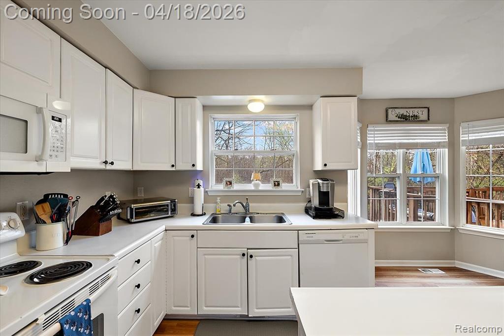 1133 Walloon Way, Lake Orion, MI — Photo 15