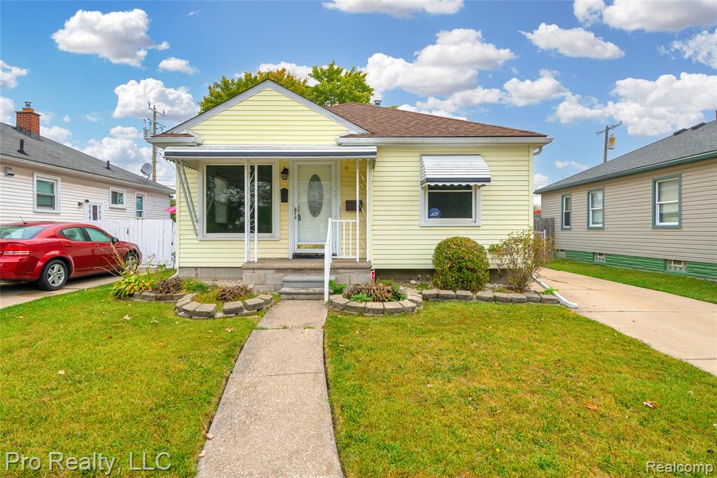 650 CLEOPHUS Parkway, Lincoln Park, MI 48146 — front exterior
