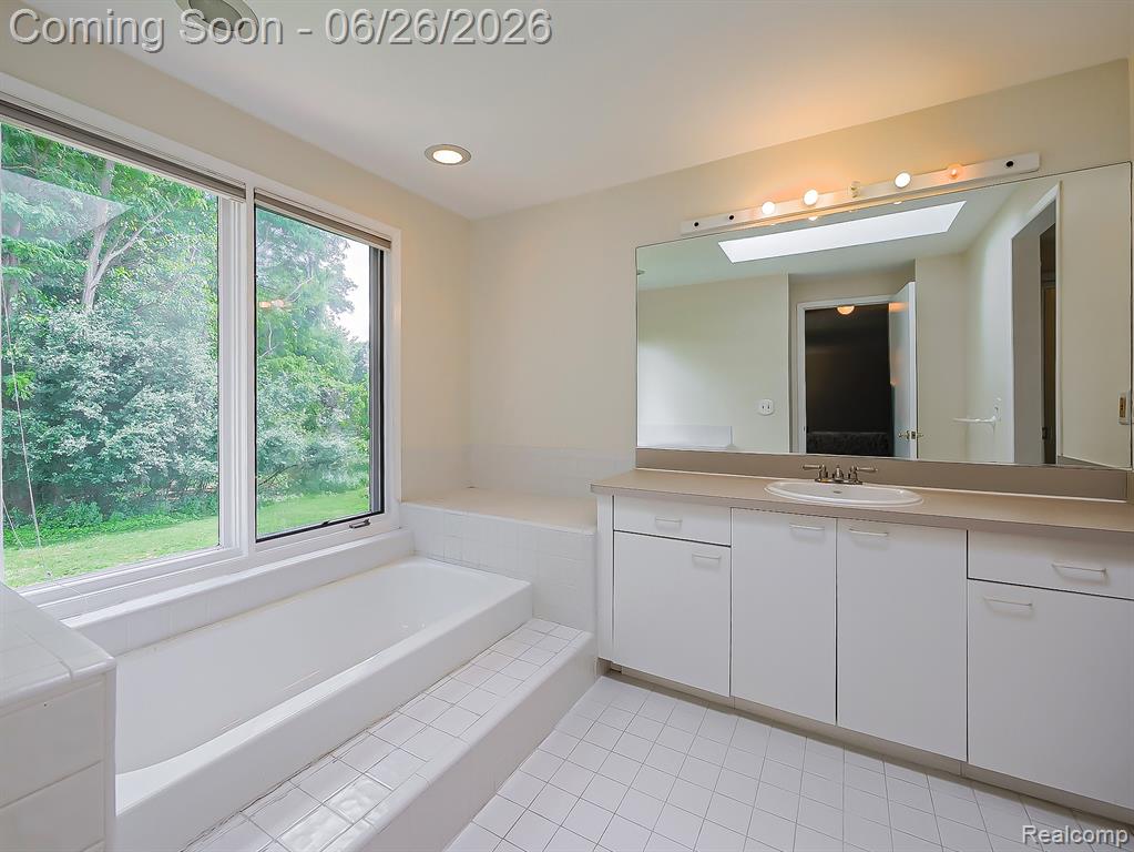 29523 Shenandoah Drive, Farmington, MI 48331 — Photo 21