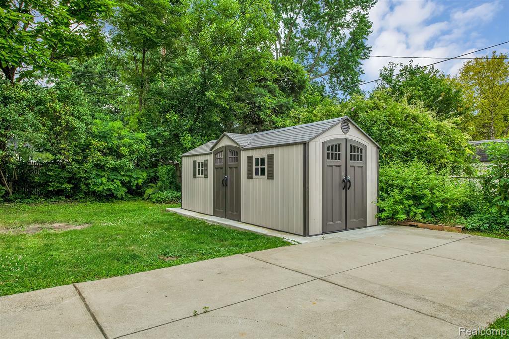 4901 HARDING Street, Dearborn Heights, MI 48125 — Photo 4