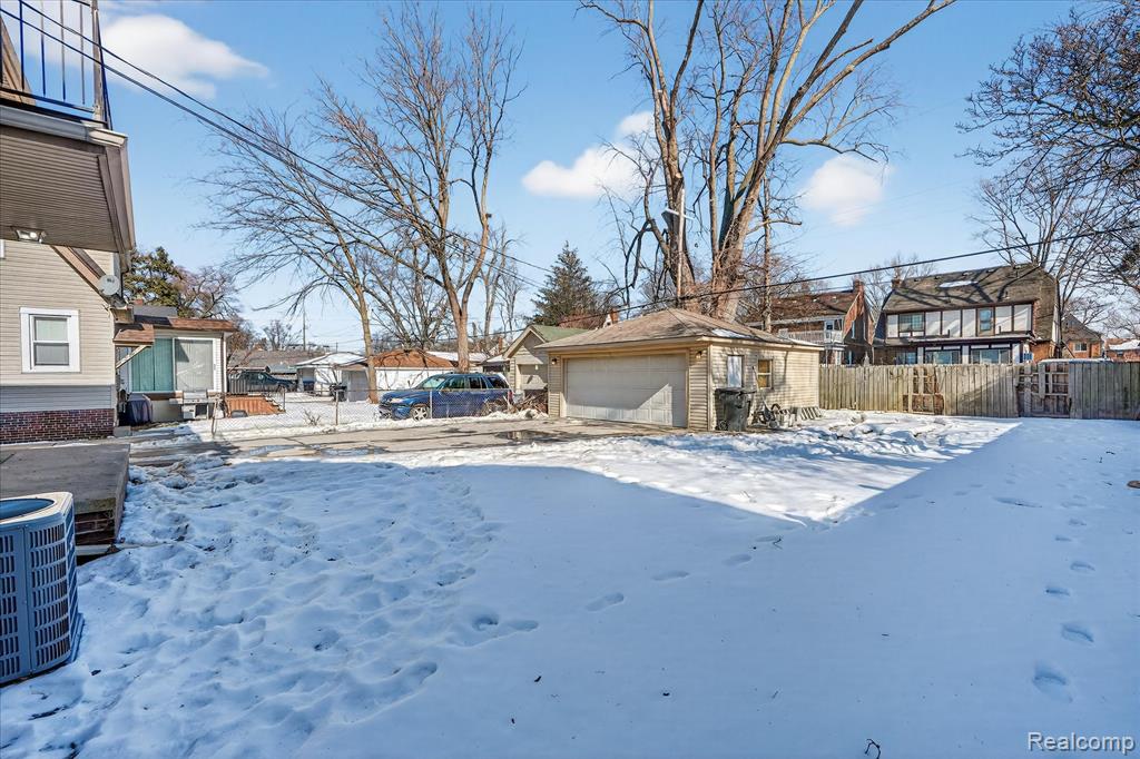 16844 Shaftsbury Avenue, Detroit, MI 48219 — Photo 44
