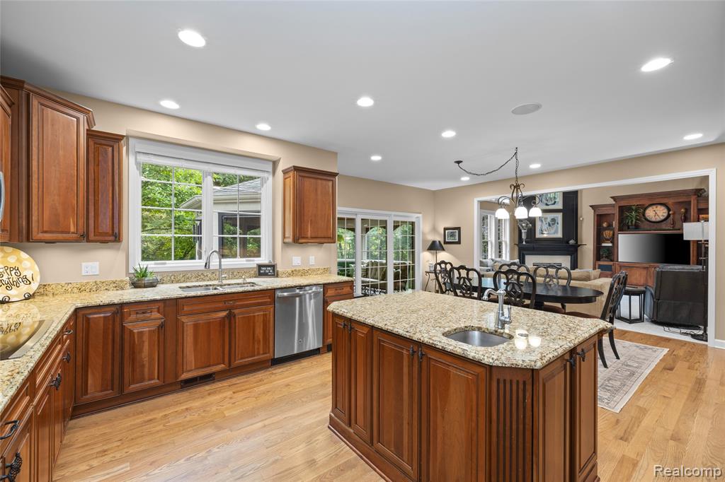 8542 Newbury Court N, Canton, MI 48187 — Photo 23