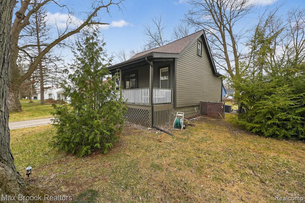 21631 Tulane Avenue, Farmington, MI 48336 — Photo 45