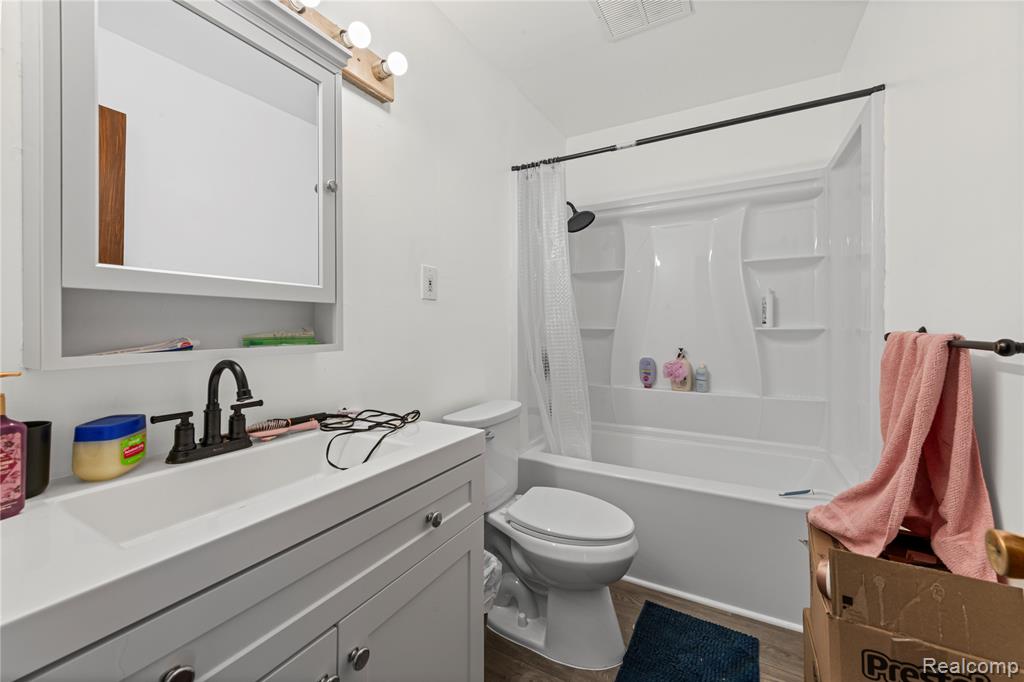 9627 Merriman Road, Livonia, MI 48150 — Photo 25