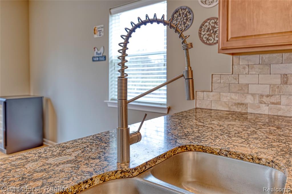 1291 Courtney Court, Hartland, MI 48353 — Photo 28