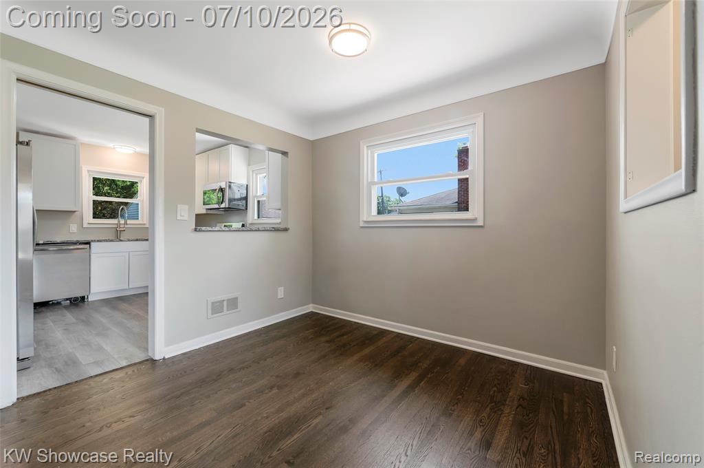 9370 Gillman Street, Livonia, MI 48150 — Photo 9
