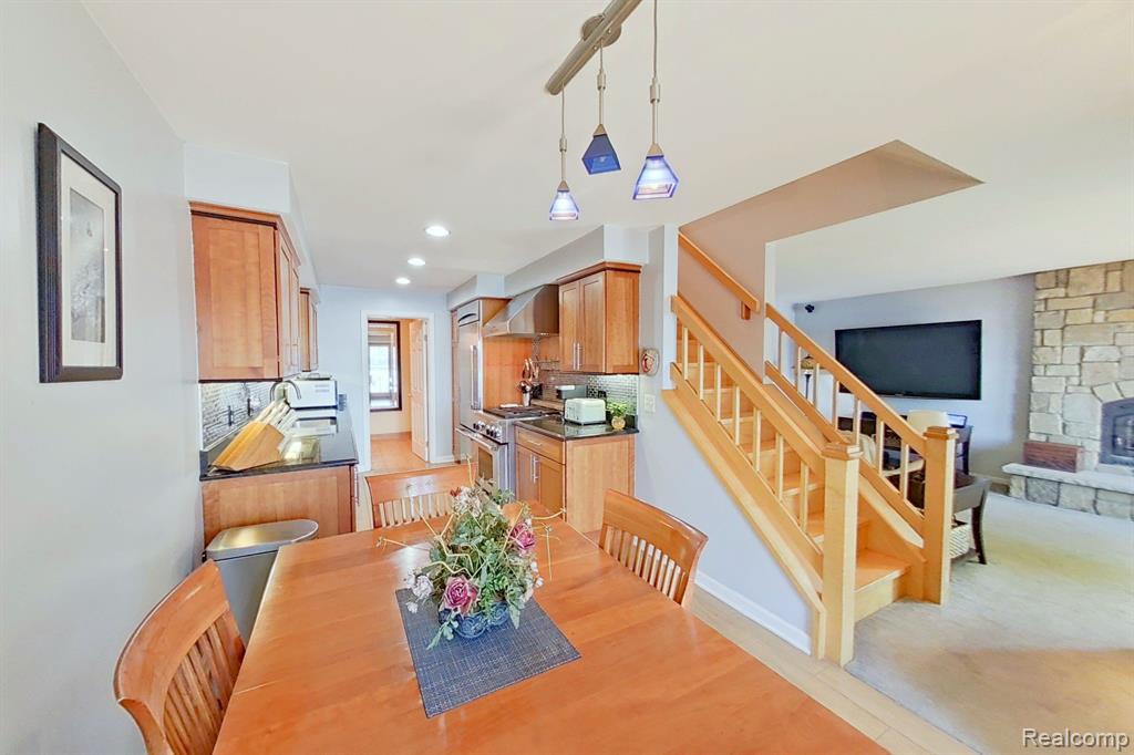 857 HURLEY Drive, Howell, MI 48843 — Photo 8