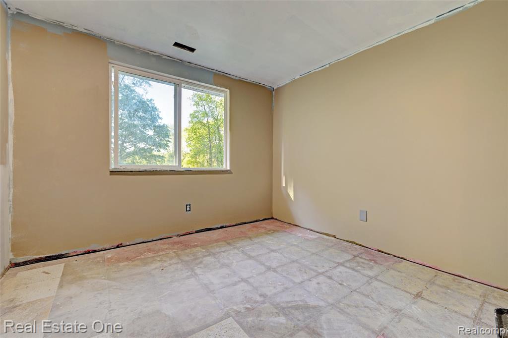 4161 Seymour Lake Road, Oxford, MI 48371 — Photo 24