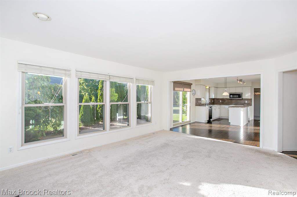 6817 Woodcrest Drive, Troy, MI 48098 — Photo 20