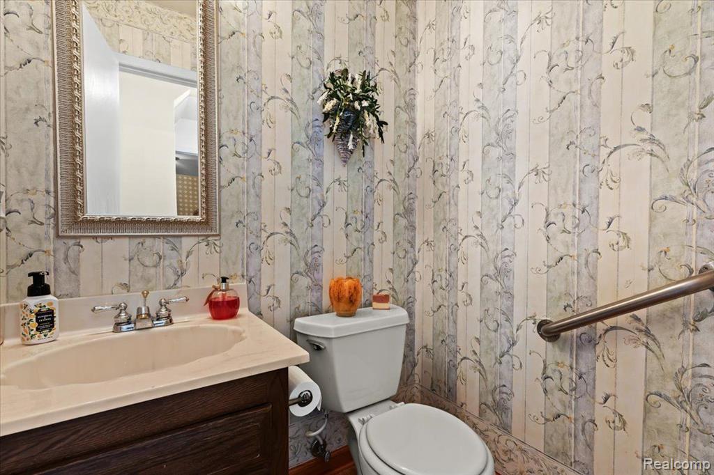 40528 LADENE Lane, Novi, MI — Photo 12