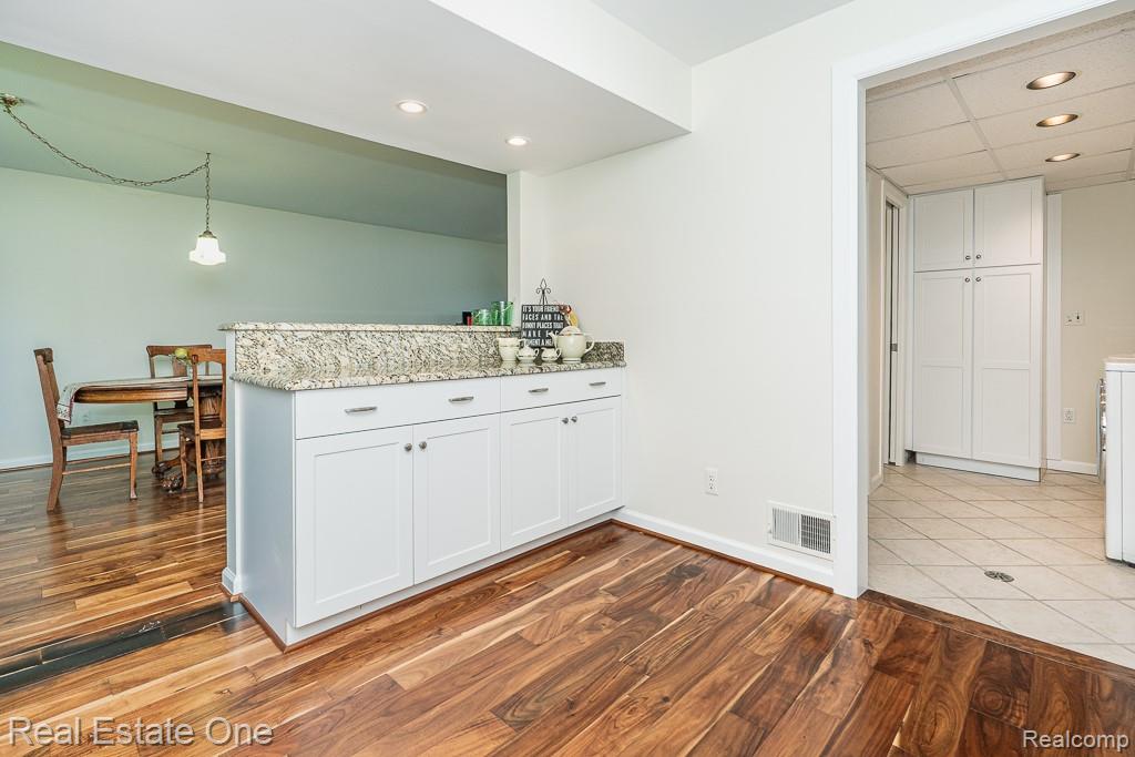 4644 Charest Avenue, Waterford, MI 48327 — Photo 25