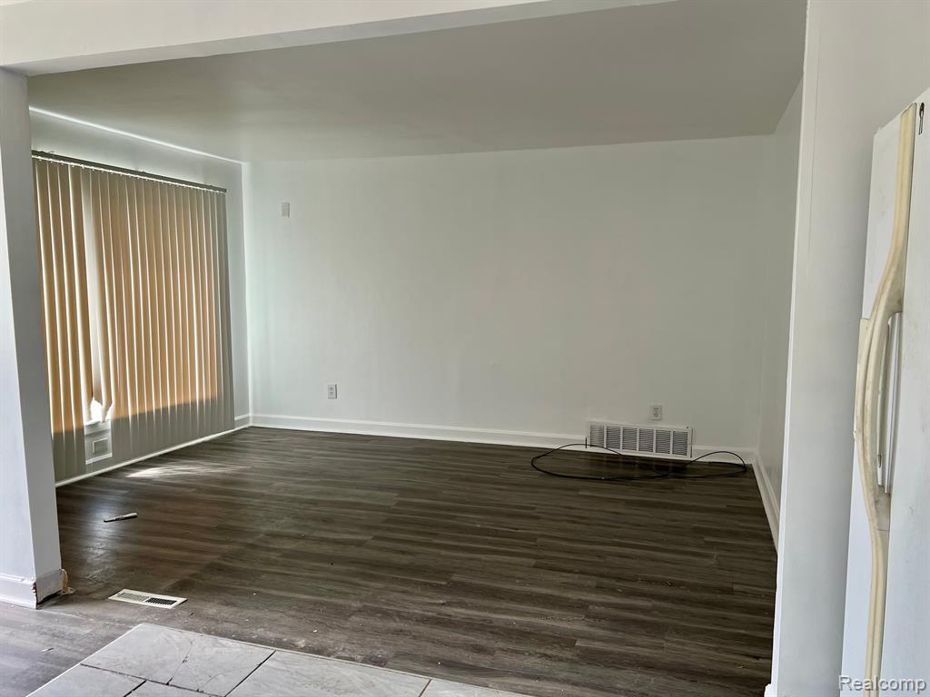 8614 ROBSON Street, Detroit, MI 48228 — Photo 4