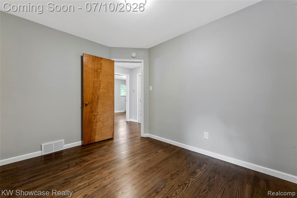 8936 Merriman Road, Livonia, MI 48150 — Photo 35