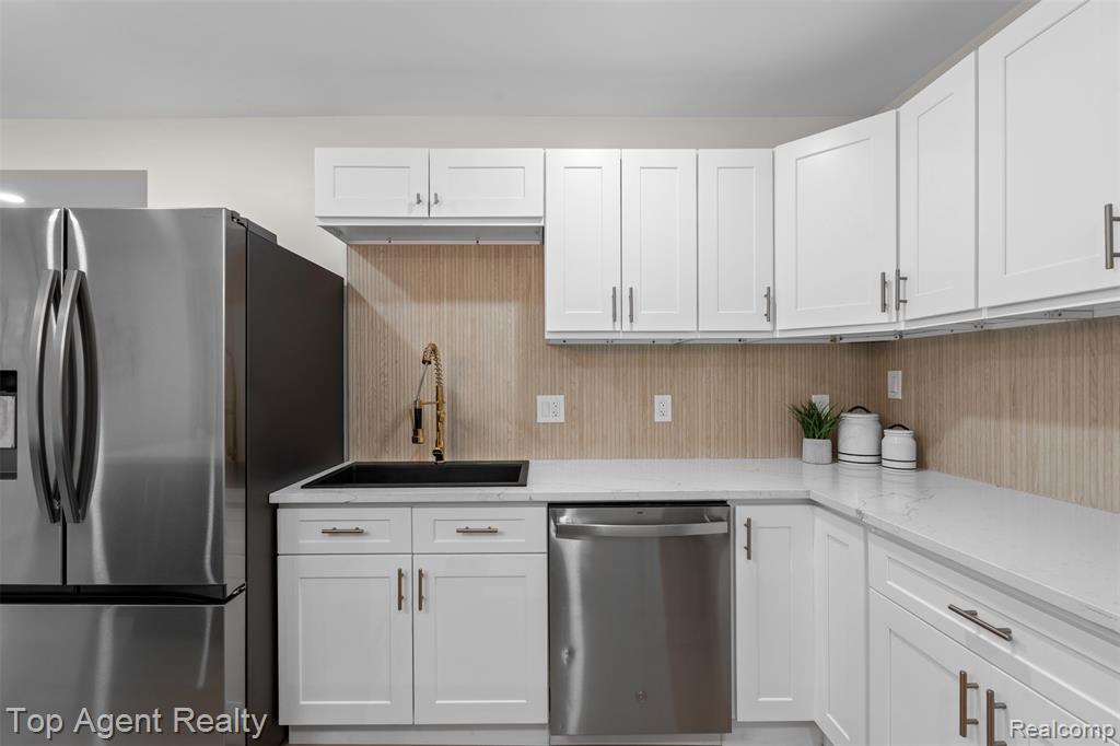 784 Barrington Road, Grosse Pointe Park, MI 48230 — Photo 10