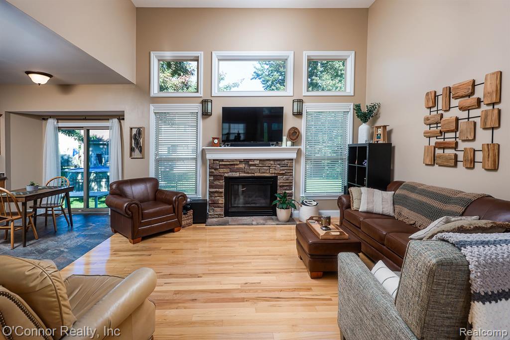 940 Covington Court, Marysville, MI 48040 — Photo 3