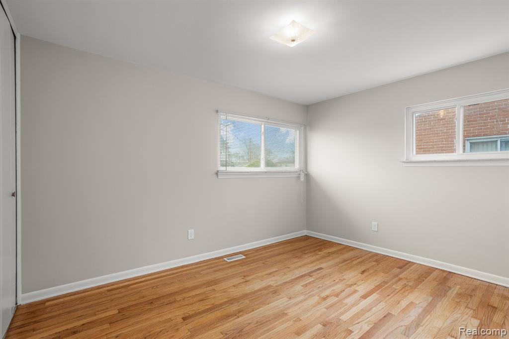 8531 BLACKBURN Drive, Westland, MI — Photo 9