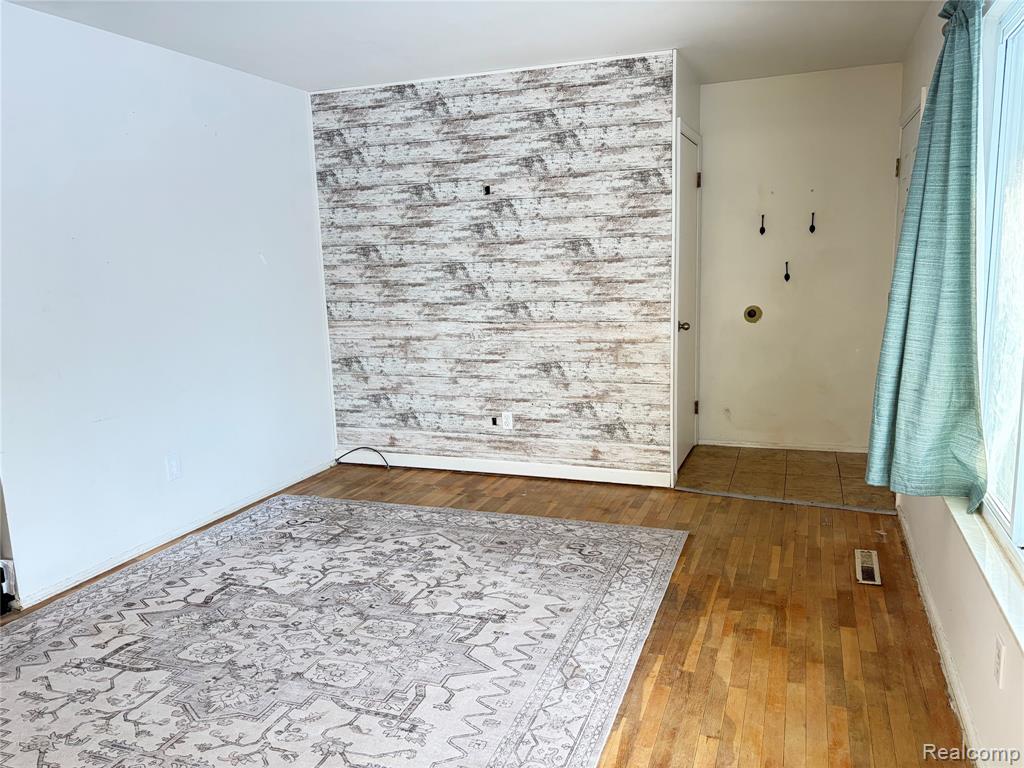 8506 Chesterfield Drive, Swartz Creek, MI 48473 — Photo 3