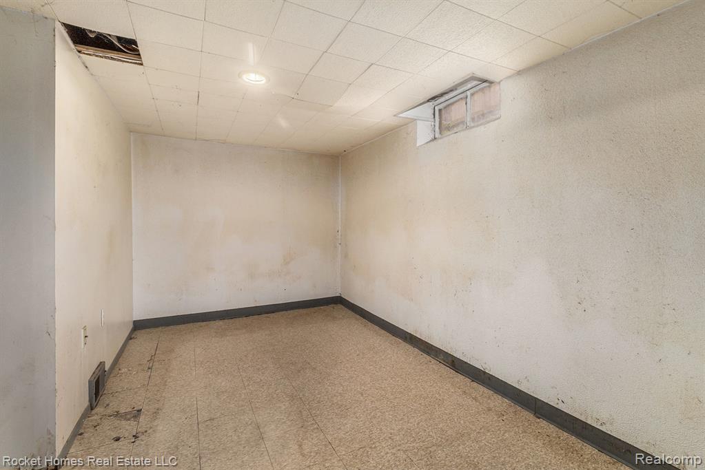 915 Englewood Avenue, Royal Oak, MI 48073 — Photo 23