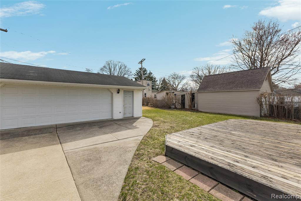 684 Greylock Street, Belleville, MI 48111 — Photo 36