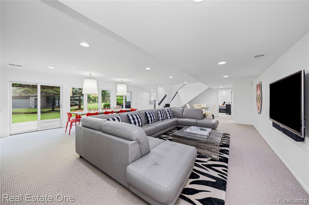 6570 Alden Drive, West Bloomfield, MI 48324 — Photo 30
