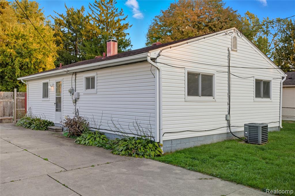 9404 Princess Street, Taylor, MI 48180 — Photo 27