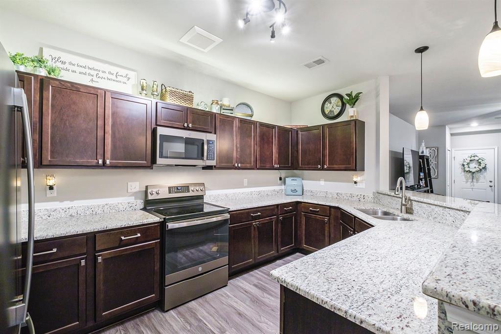 9904 RIDGE RUN Street, Howell, MI 48855 — Photo 4
