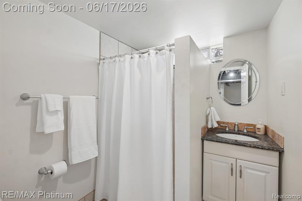 56 Charlevoix Street, Clawson, MI — Photo 17