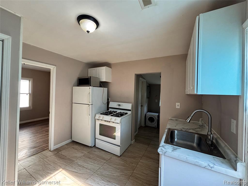 7275 Chalmers Avenue, Warren, MI 48091 — Photo 6