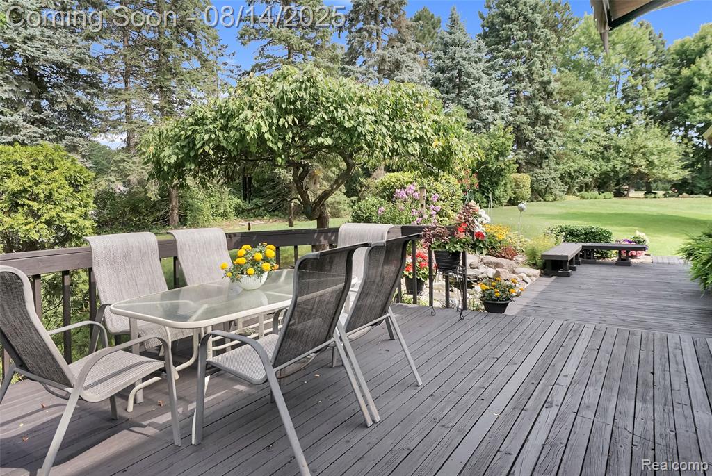 399 Silvervale Drive, Rochester Hills, MI 48309 — Photo 39