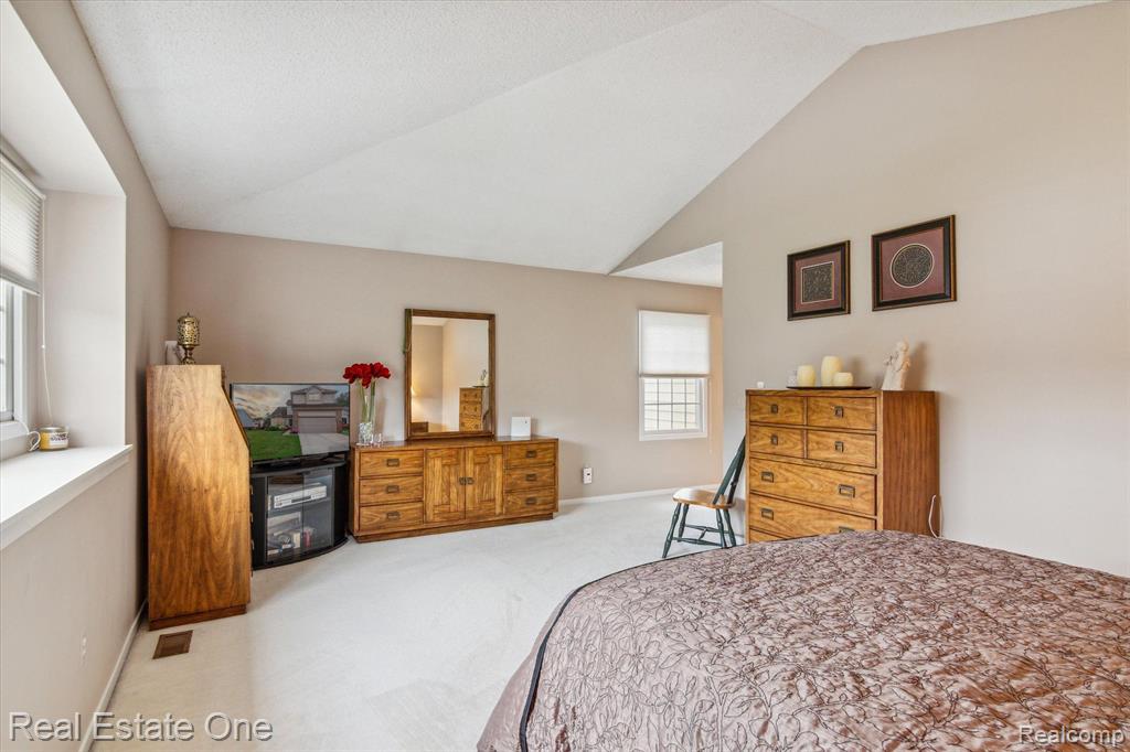41694 KENILWORTH Lane, Novi, MI 48377 — Photo 22