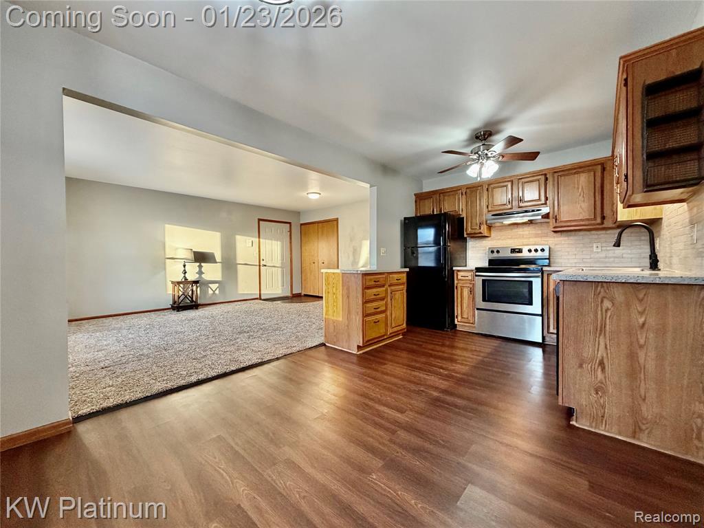 275 Maywood Street, 12, Marysville, MI 48040 — Photo 5