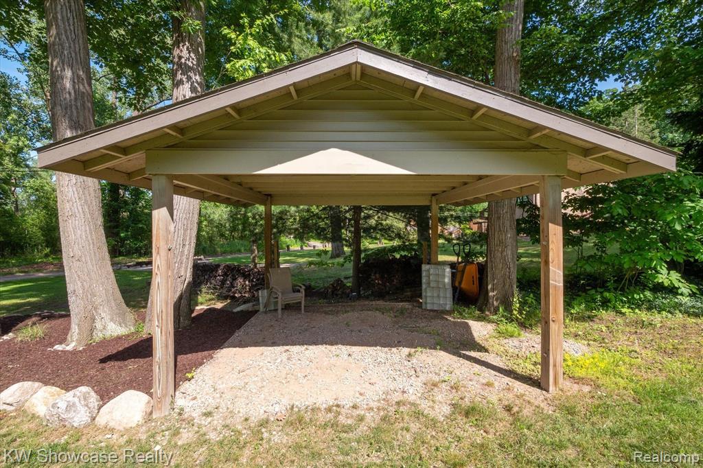 4020 Watuga Street, Commerce Twp, MI 48390 — Photo 43