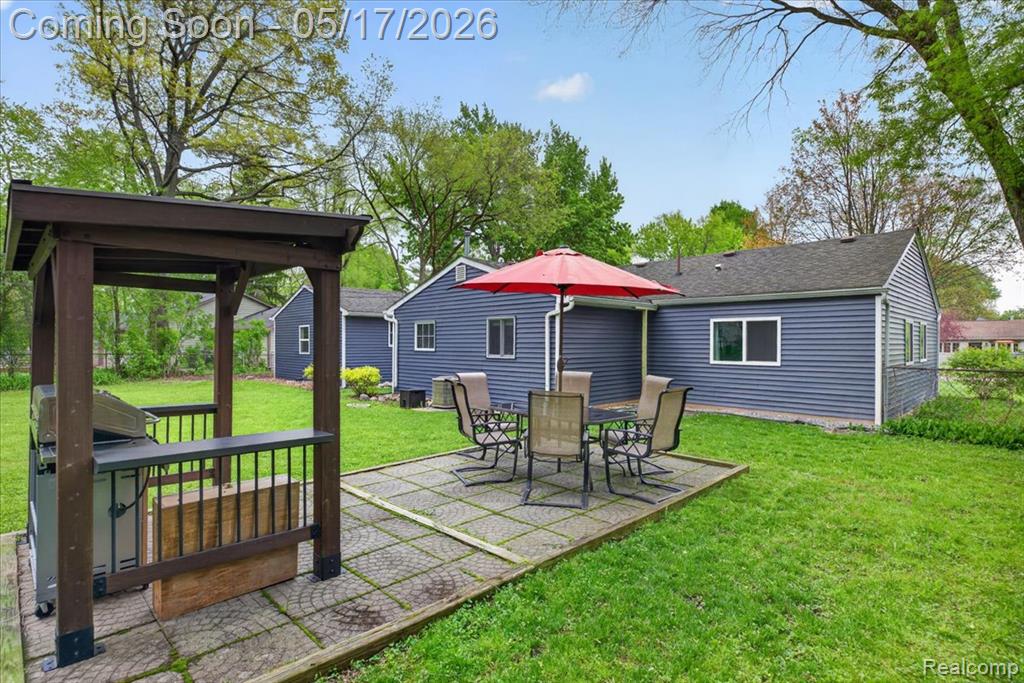 7044 Felix Drive, Clarkston, MI — Photo 32